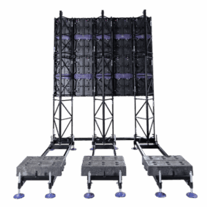 Produkt- und Beispielfoto des LedTek Outdoor Stacking Systems mit langen Auslegern und Ballast und Hinten
